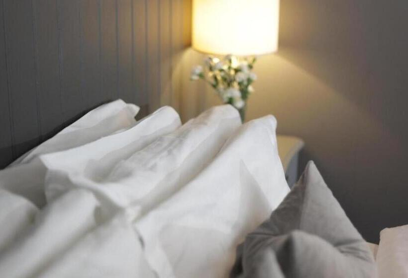 مبيت وإفطار The Old Talbot Hotel Milton Keynes