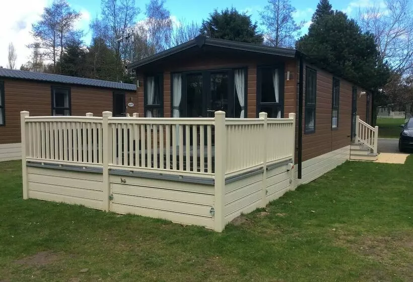 ホテル 2 Bed Luxury Lodge With Hot Tub Allerthorpe York