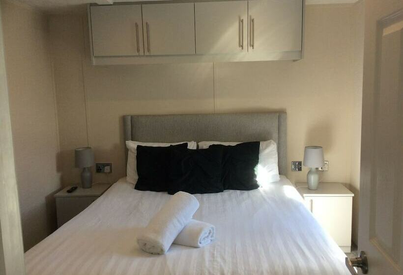 Hotel 2 Bed Luxury Lodge With Hot Tub Allerthorpe York