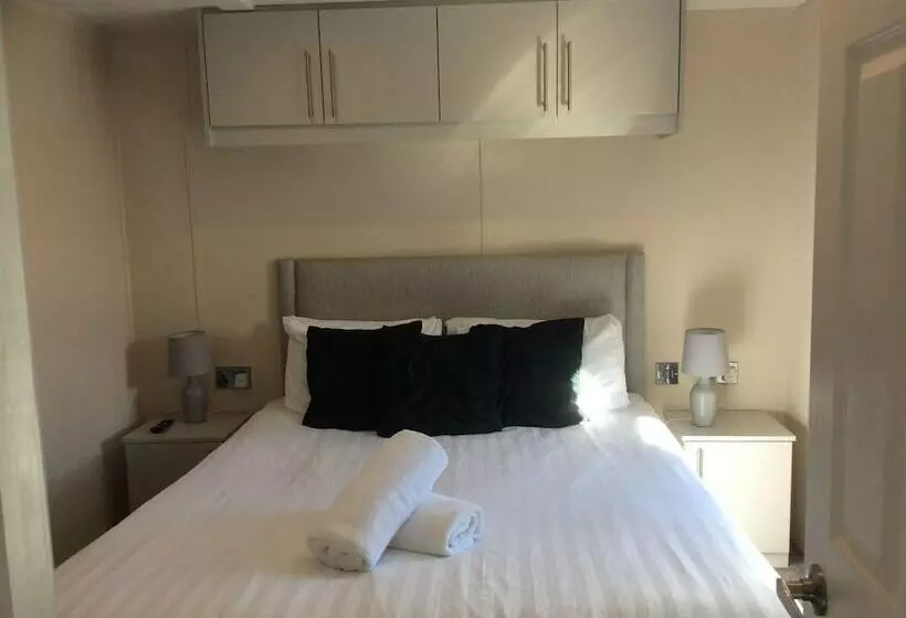 ホテル 2 Bed Luxury Lodge With Hot Tub Allerthorpe York