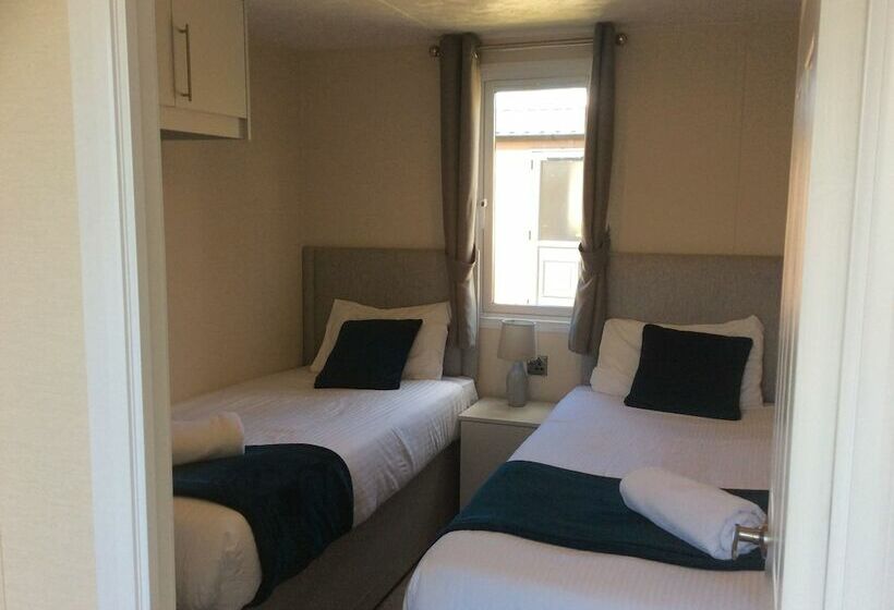 Hotel 2 Bed Luxury Lodge With Hot Tub Allerthorpe York
