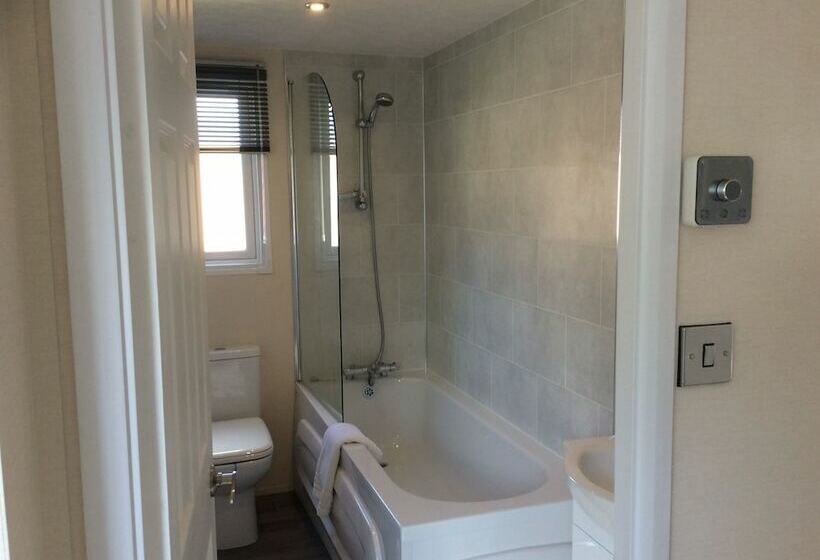 Hotel 2 Bed Luxury Lodge With Hot Tub Allerthorpe York