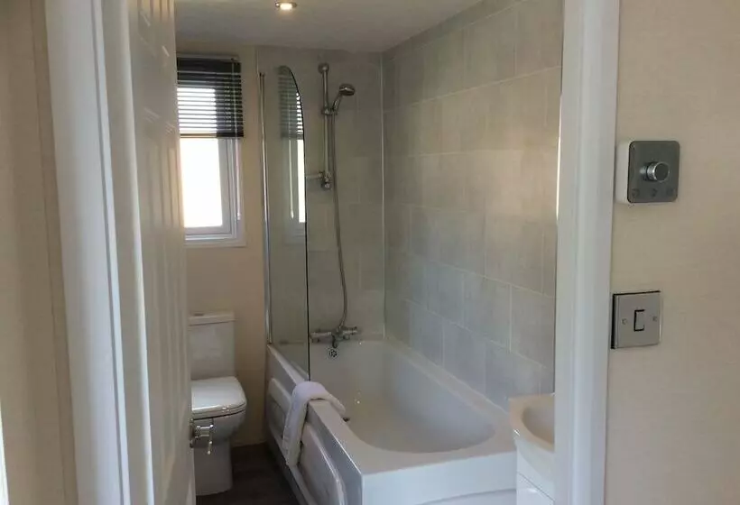 ホテル 2 Bed Luxury Lodge With Hot Tub Allerthorpe York