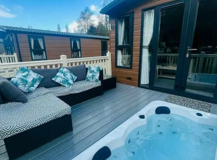 ホテル 2 Bed Luxury Lodge With Hot Tub Allerthorpe York