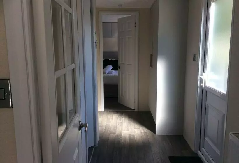 ホテル 2 Bed Luxury Lodge With Hot Tub Allerthorpe York