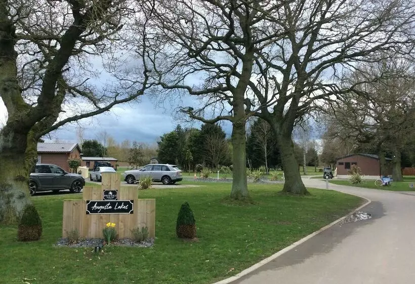 ホテル 2 Bed Luxury Lodge With Hot Tub Allerthorpe York