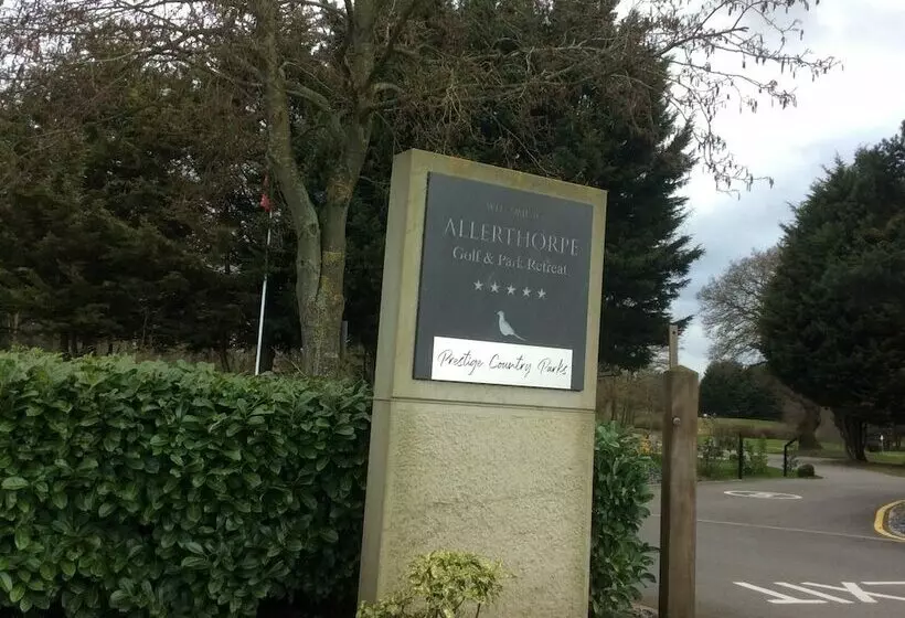 ホテル 2 Bed Luxury Lodge With Hot Tub Allerthorpe York