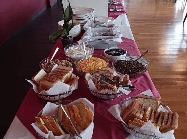 בית מלון כפרי Ampelos