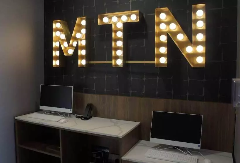 Hotelli La Quinta Inn & Suites By Wyndham Manchester   Arnold Afb