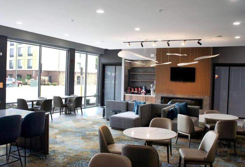 ホテル La Quinta Inn & Suites By Wyndham Manchester Arnold Afb