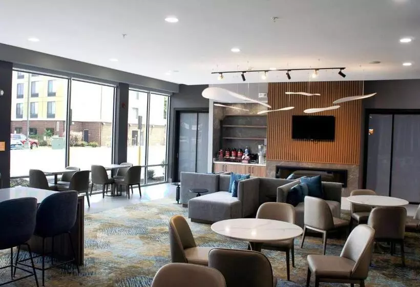 Hotelli La Quinta Inn & Suites By Wyndham Manchester   Arnold Afb