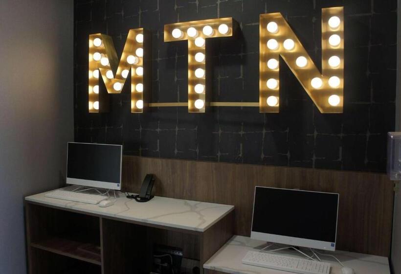 ホテル La Quinta Inn & Suites By Wyndham Manchester Arnold Afb