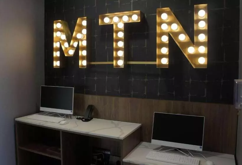 Hotelli La Quinta Inn & Suites By Wyndham Manchester   Arnold Afb