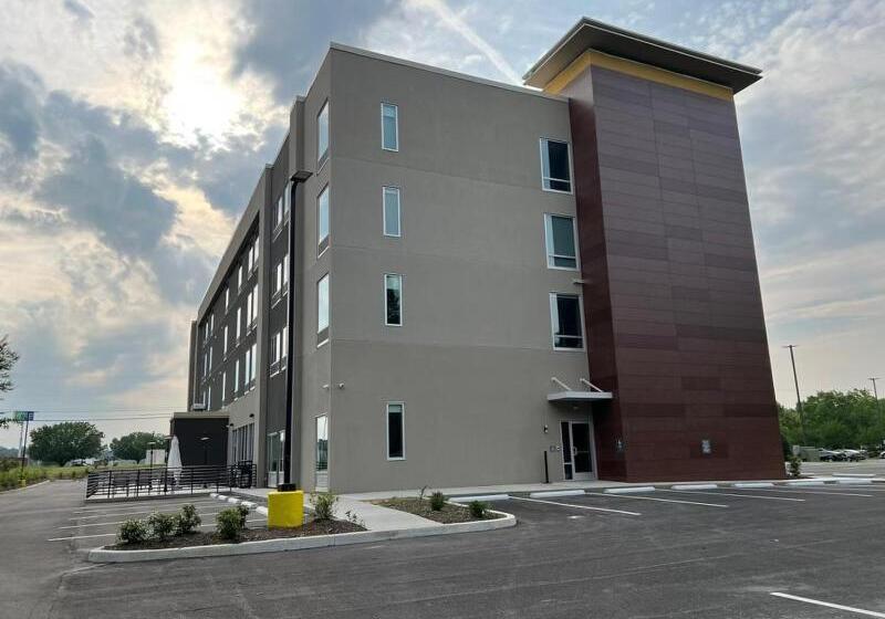 ホテル La Quinta Inn & Suites By Wyndham Manchester Arnold Afb