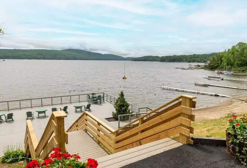 ホテル Lodge At Schroon Lake