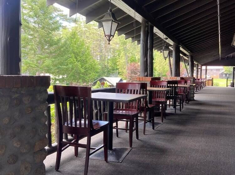 בית מלון כפרי Lodge At Schroon Lake