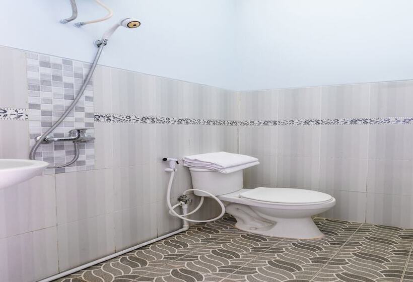 בית מלון כפרי Reddoorz Syariah Near Rsud Tuban