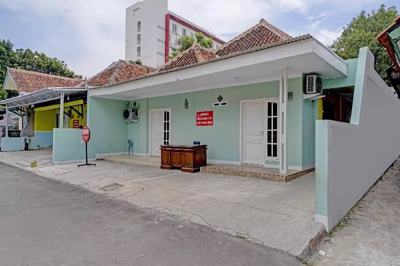 ホテル Oyo 90571 Dewi Guest House Syariah