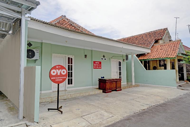 Отель Oyo 90571 Dewi Guest House Syariah