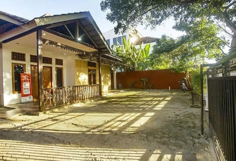 Hotelli Oyo 91055 Homestay Syariah