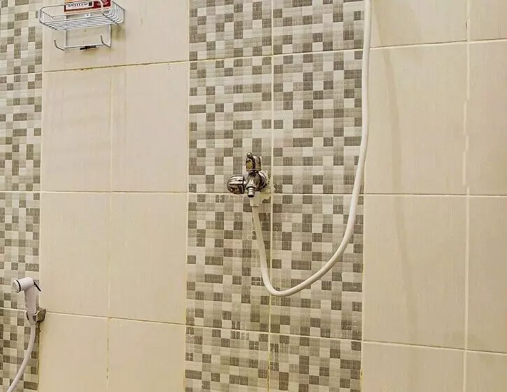 Hotelli Oyo 91055 Homestay Syariah