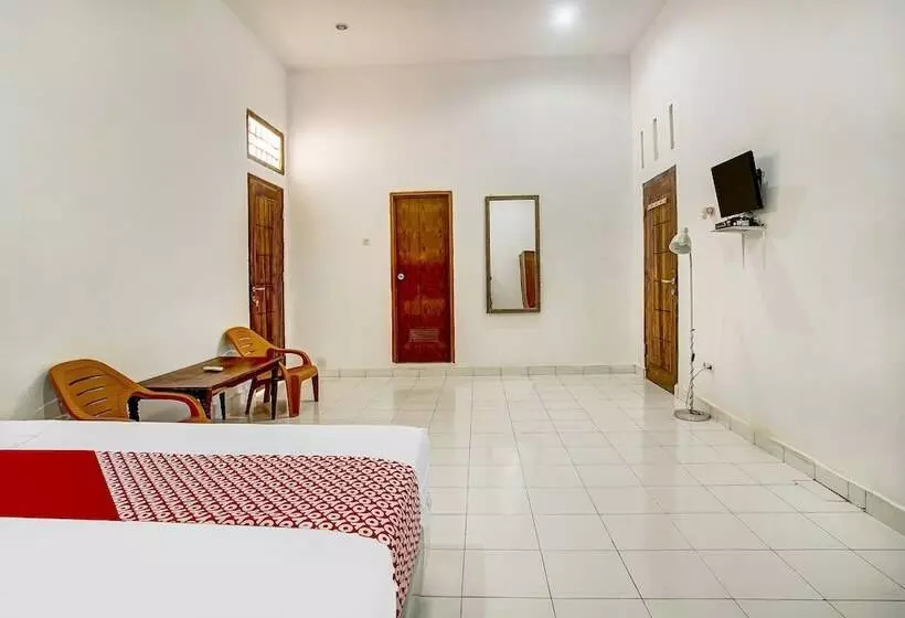 Hotelli Oyo 91055 Homestay Syariah