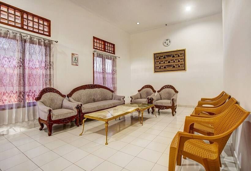 Отель Oyo 91055 Homestay Syariah