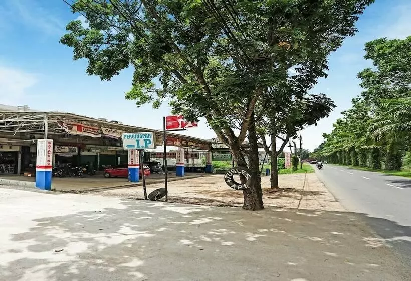 ホテル Oyo 91184 Penginapan Indah Permai