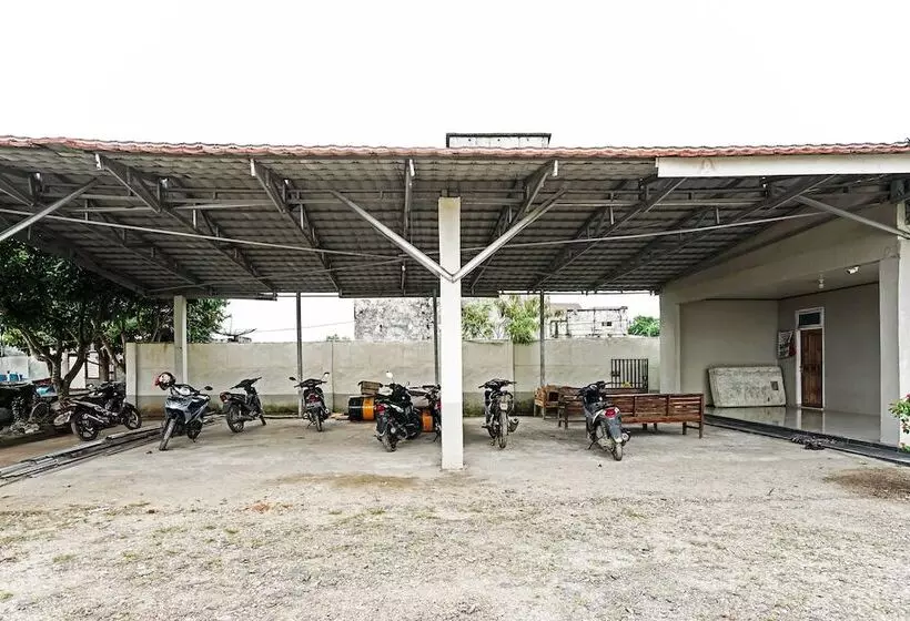 ホテル Oyo 91184 Penginapan Indah Permai