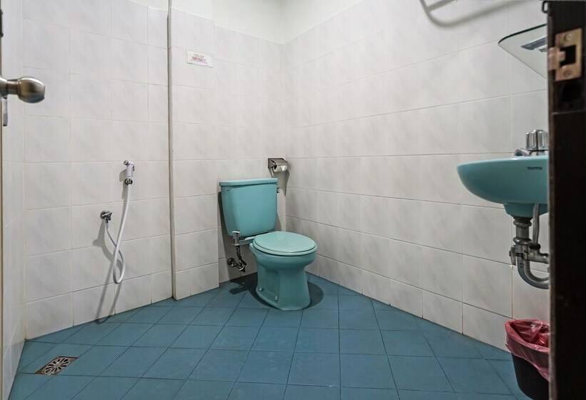 호텔 Oyo 91184 Penginapan Indah Permai