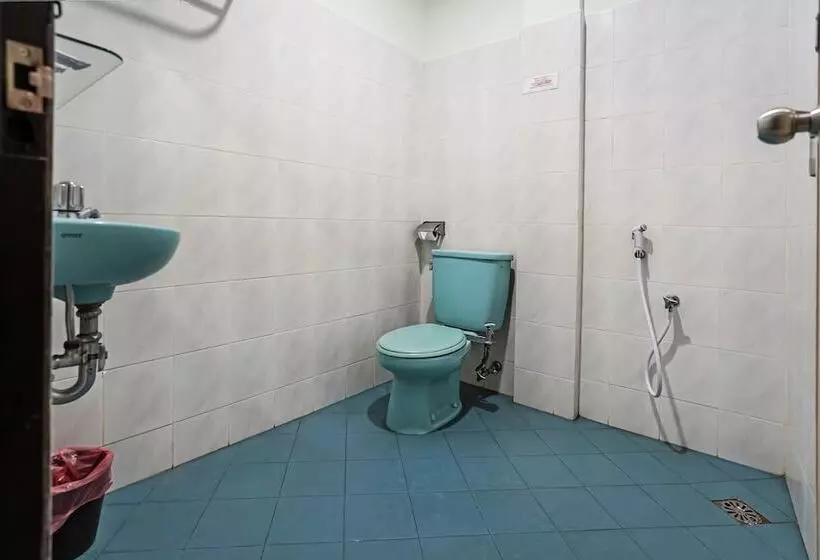 ホテル Oyo 91184 Penginapan Indah Permai