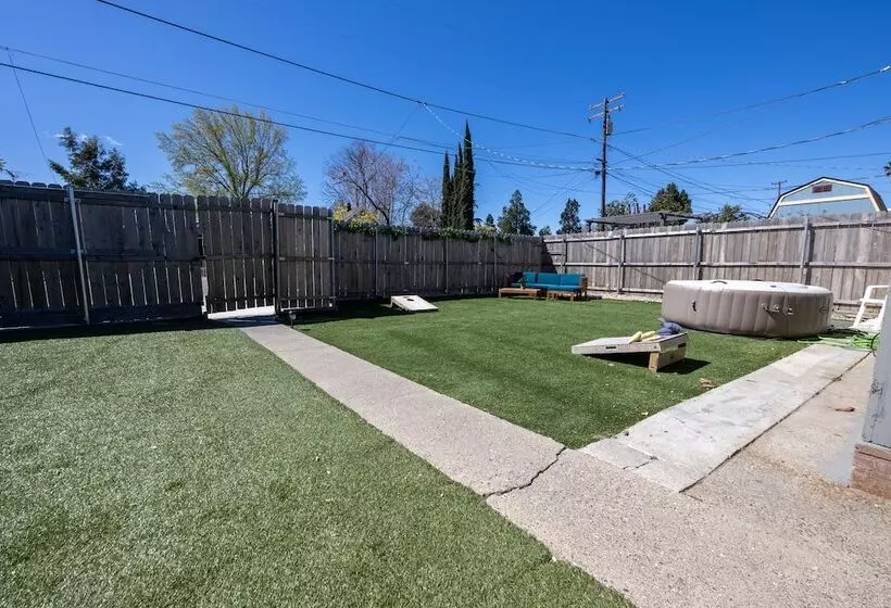 ペンション The Nest Apt A