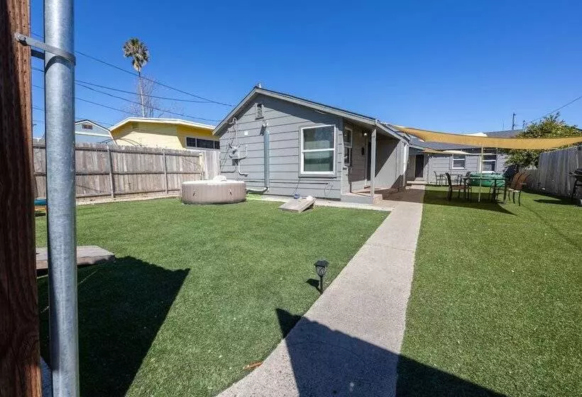 ペンション The Nest Apt A