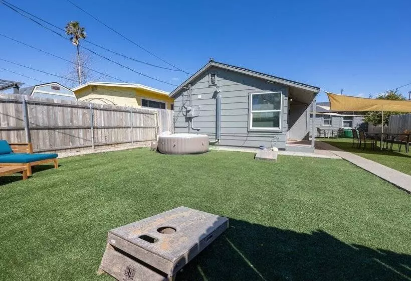 ペンション The Nest Apt A