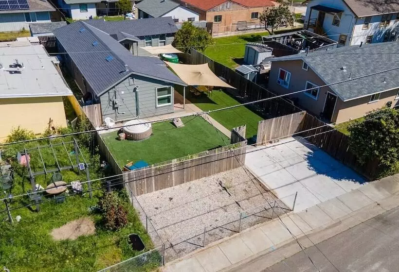 ペンション The Nest Apt A