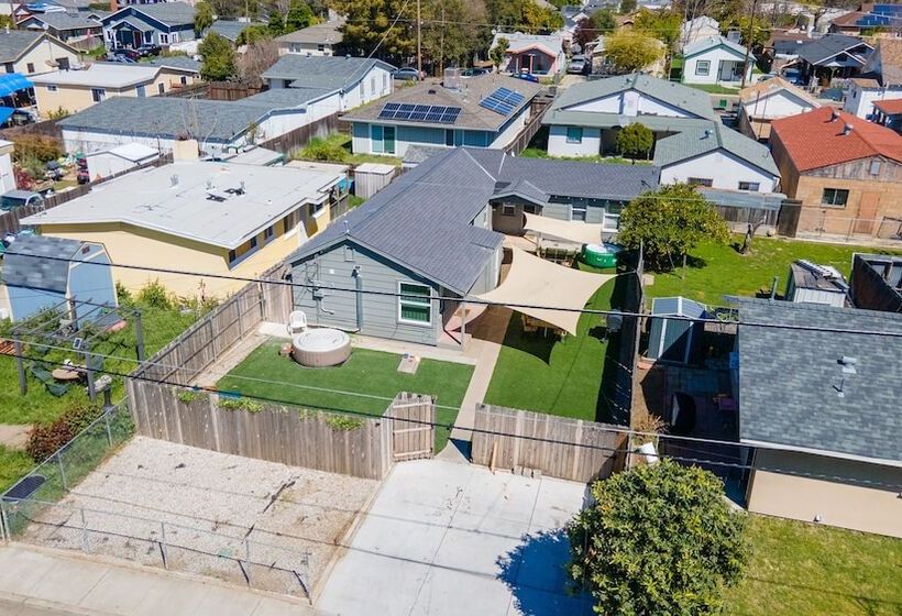 پانسیون The Nest Apt A