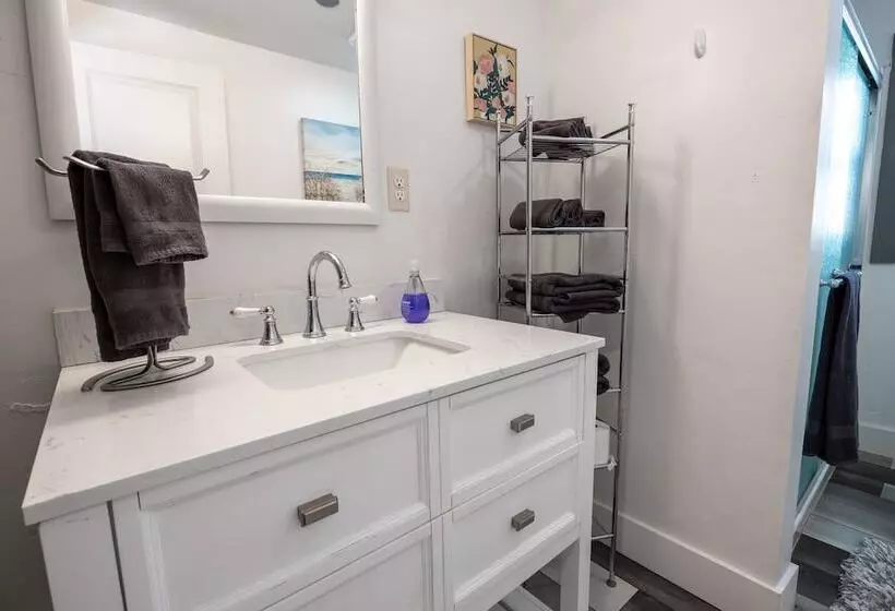 ペンション The Nest Apt A