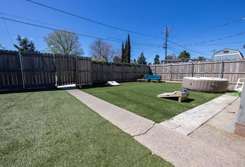 ペンション The Nest Apt A