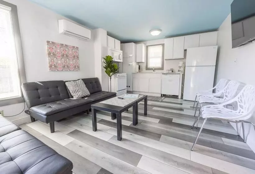 ペンション The Nest Apt A