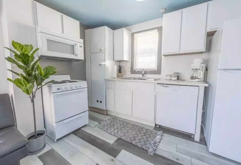 ペンション The Nest Apt A