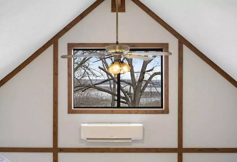 Windjammer Cottage   Branson