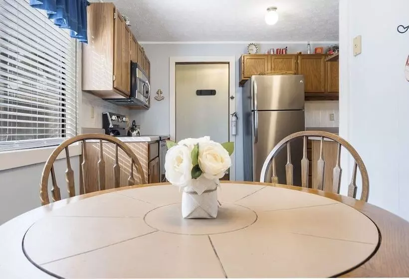 Windjammer Cottage   Branson