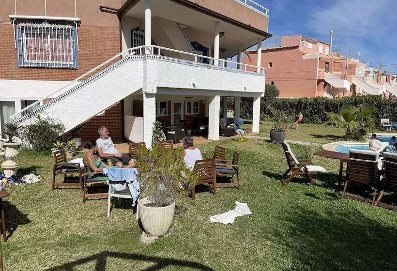 Aamiaismajoitus (B&B) Anna S Garden