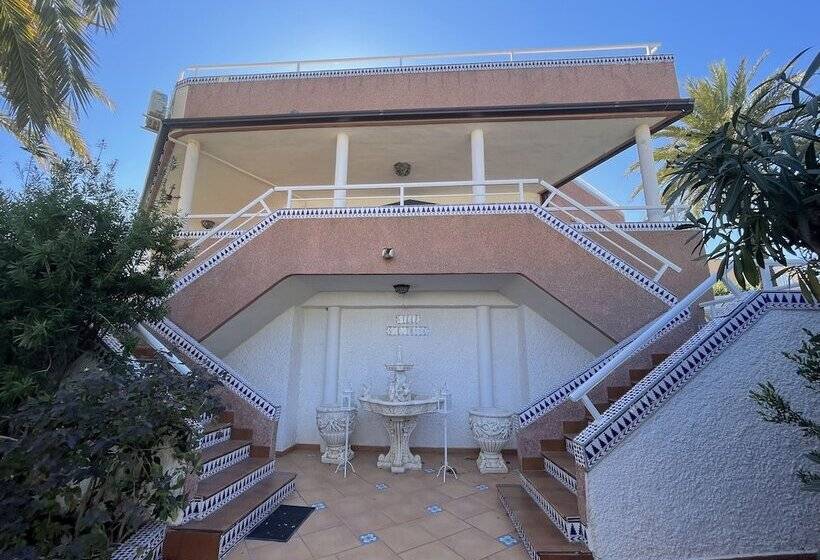 ベッドアンドブレックファースト Anna S Garden