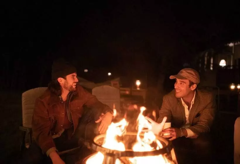 Aamiaismajoitus (B&B) Saturn S Return