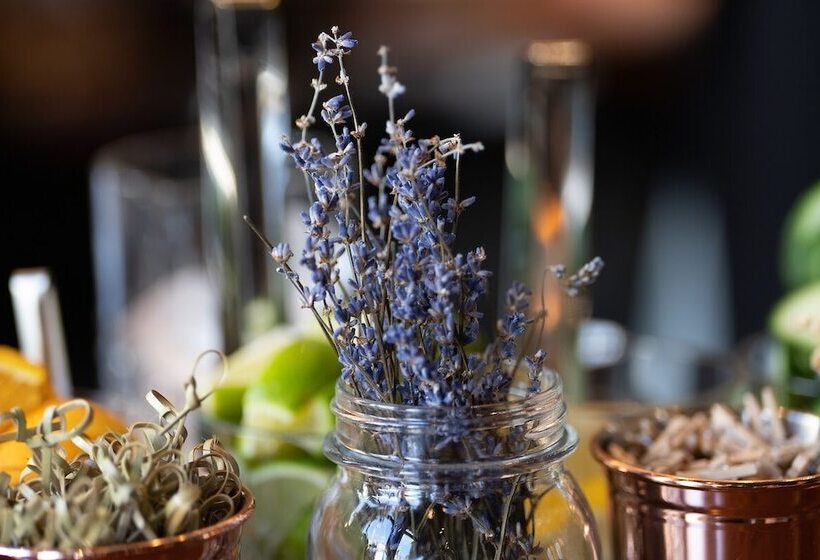 פונדק The Milsom