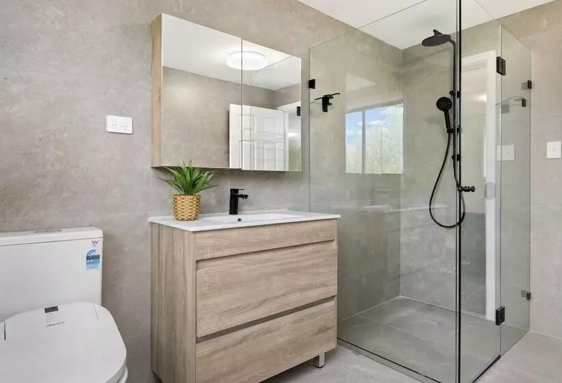 Hotelli Alps Lakeview Lodge