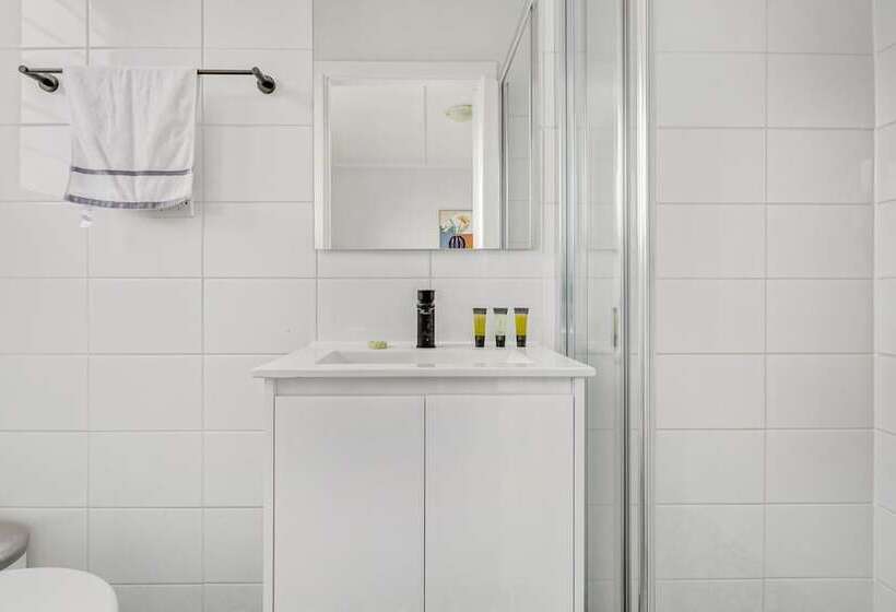 Hotel Alps Lakeview Lodge