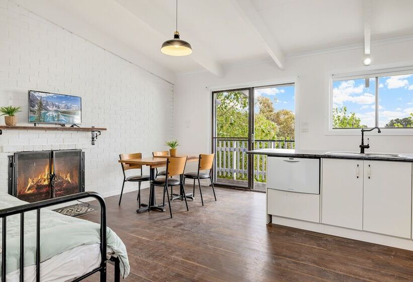 Hotel Alps Lakeview Lodge