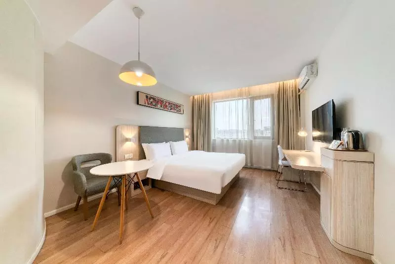 Hanting Hotel Tongxiang Zhenxing Road